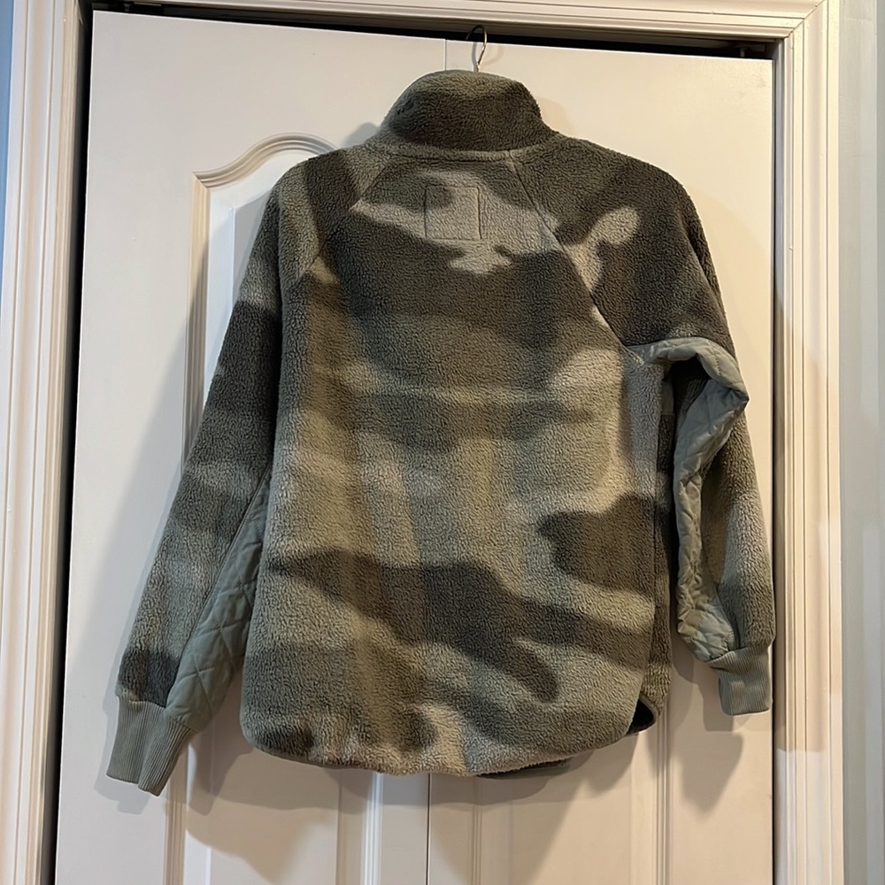 Abercrombie Pullover Fleece - Picture 3 of 3
